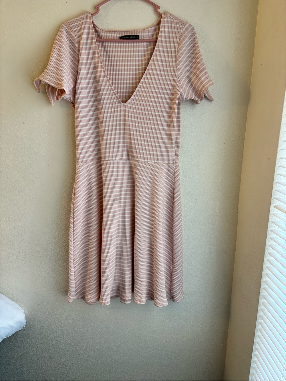 Abercrombie & Fitch Womens Large Pink White Striped Ribbed Skater Dress V Neck